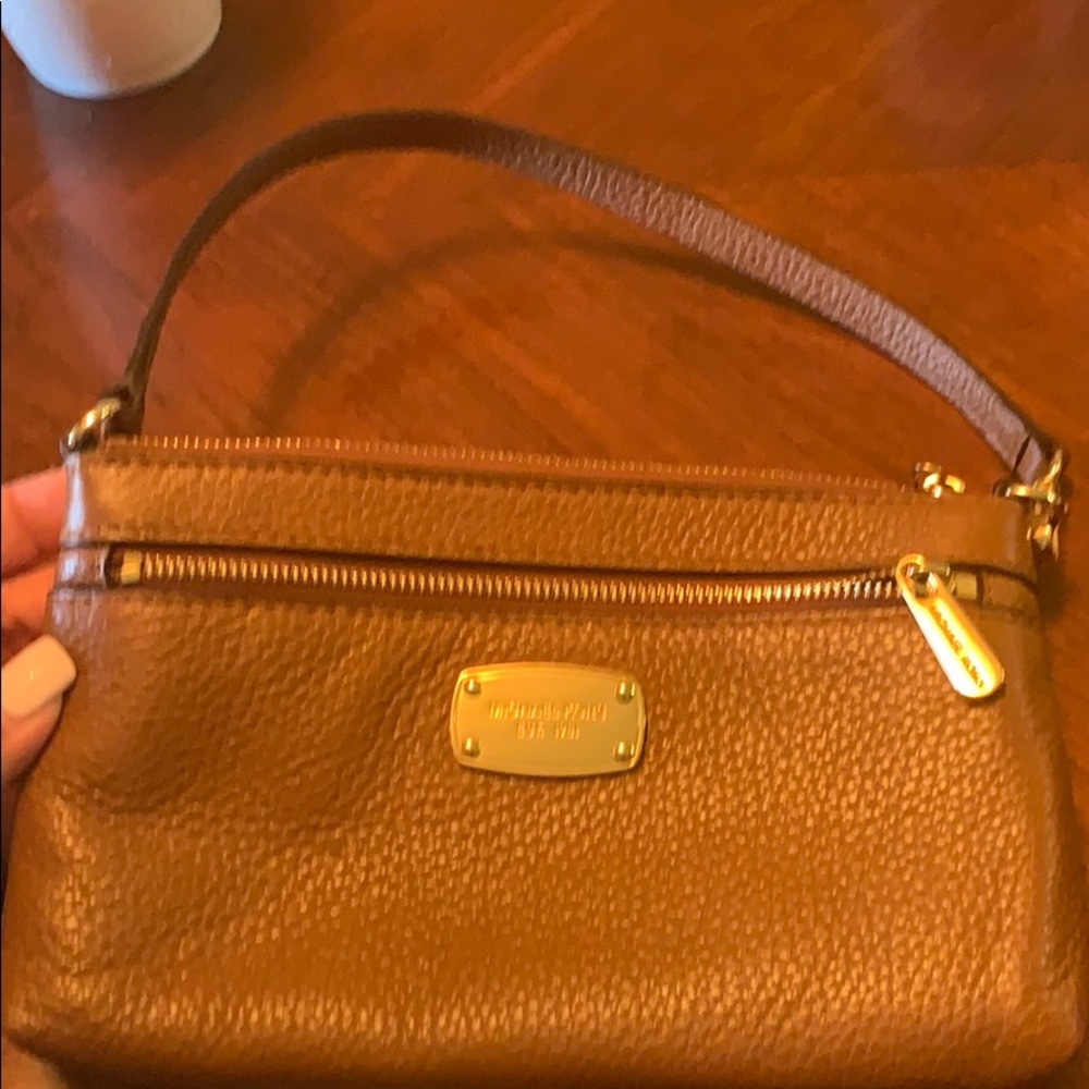 Michael kors leather brown wristlet